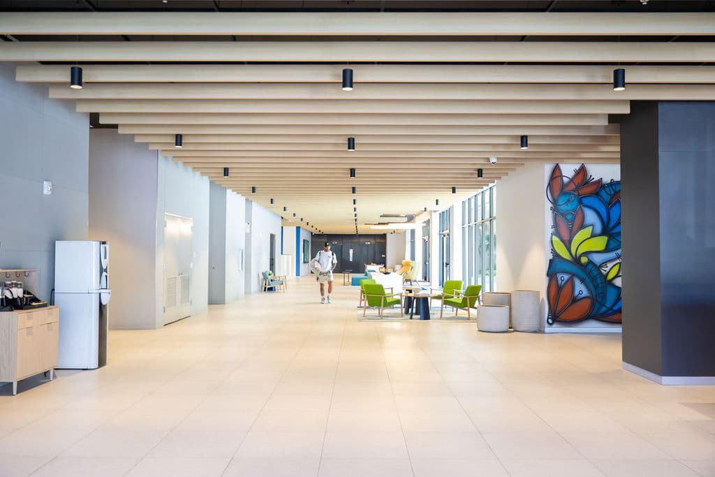 Lobby and concierge at Metro Parc Hialeah