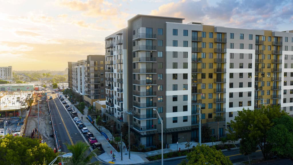 Metro Parc apartments in Hialeah FL