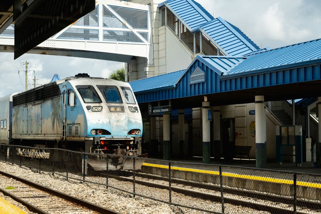 Tri-Rail and Metrorail commute from Hialeah apartments near Downtown Miami